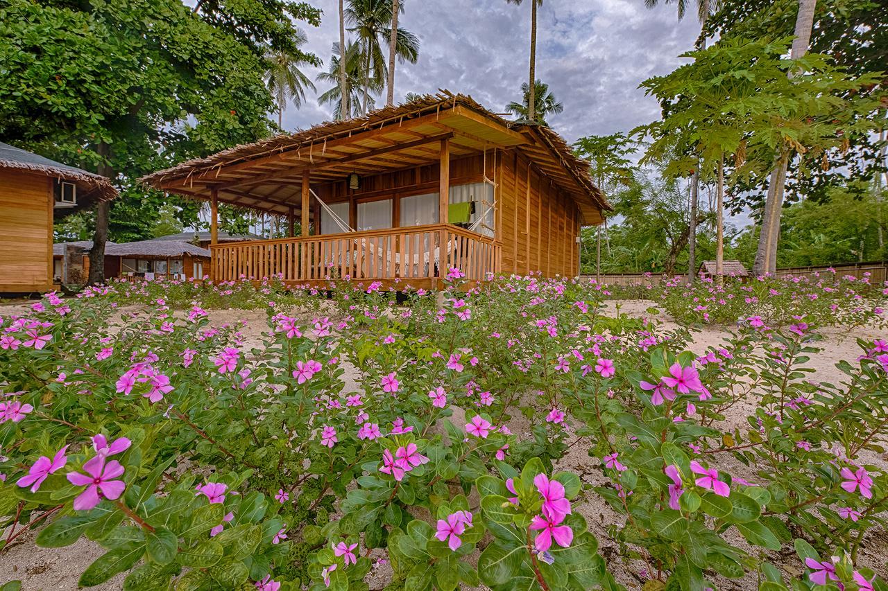 Kuda Laut Boutique Dive Resort Бунакен Екстер'єр фото